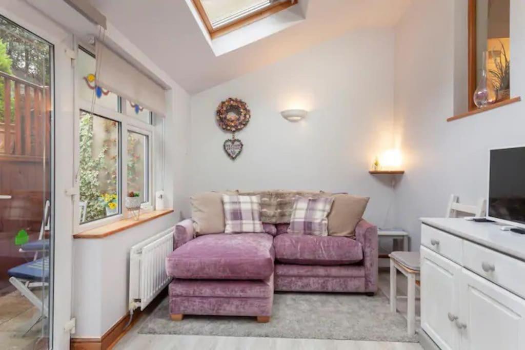 Cosy Heather Cottage