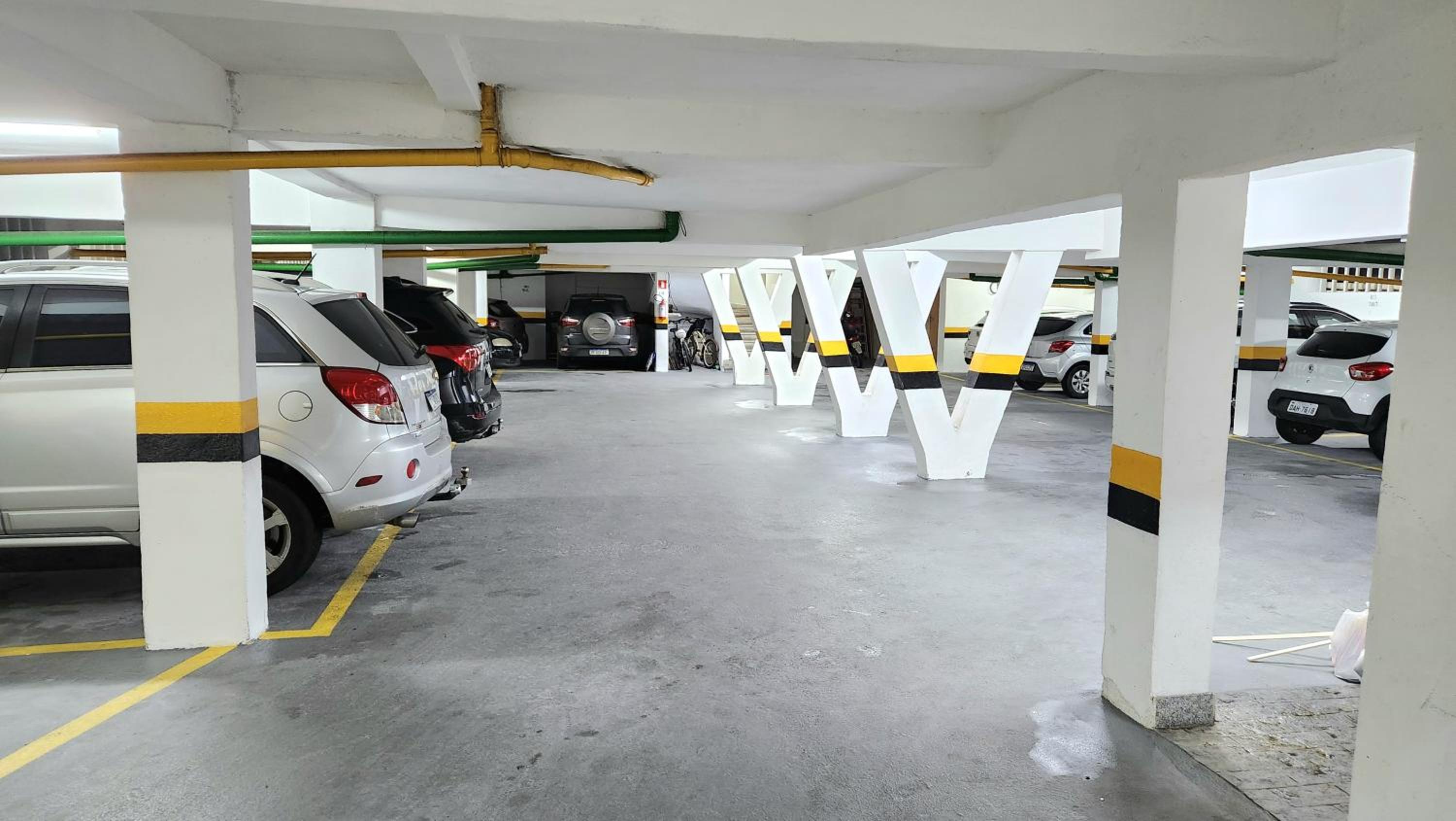 Apto Guarujá 1 Dorm com Garagem Coberta 280m da Praia