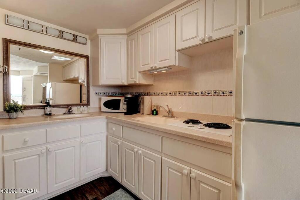 Sleeps 4: Family-Friendly Beach Condo and Resort view 5