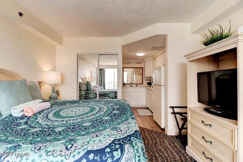 Sleeps 4: Family-Friendly Beach Condo and Resort view 4