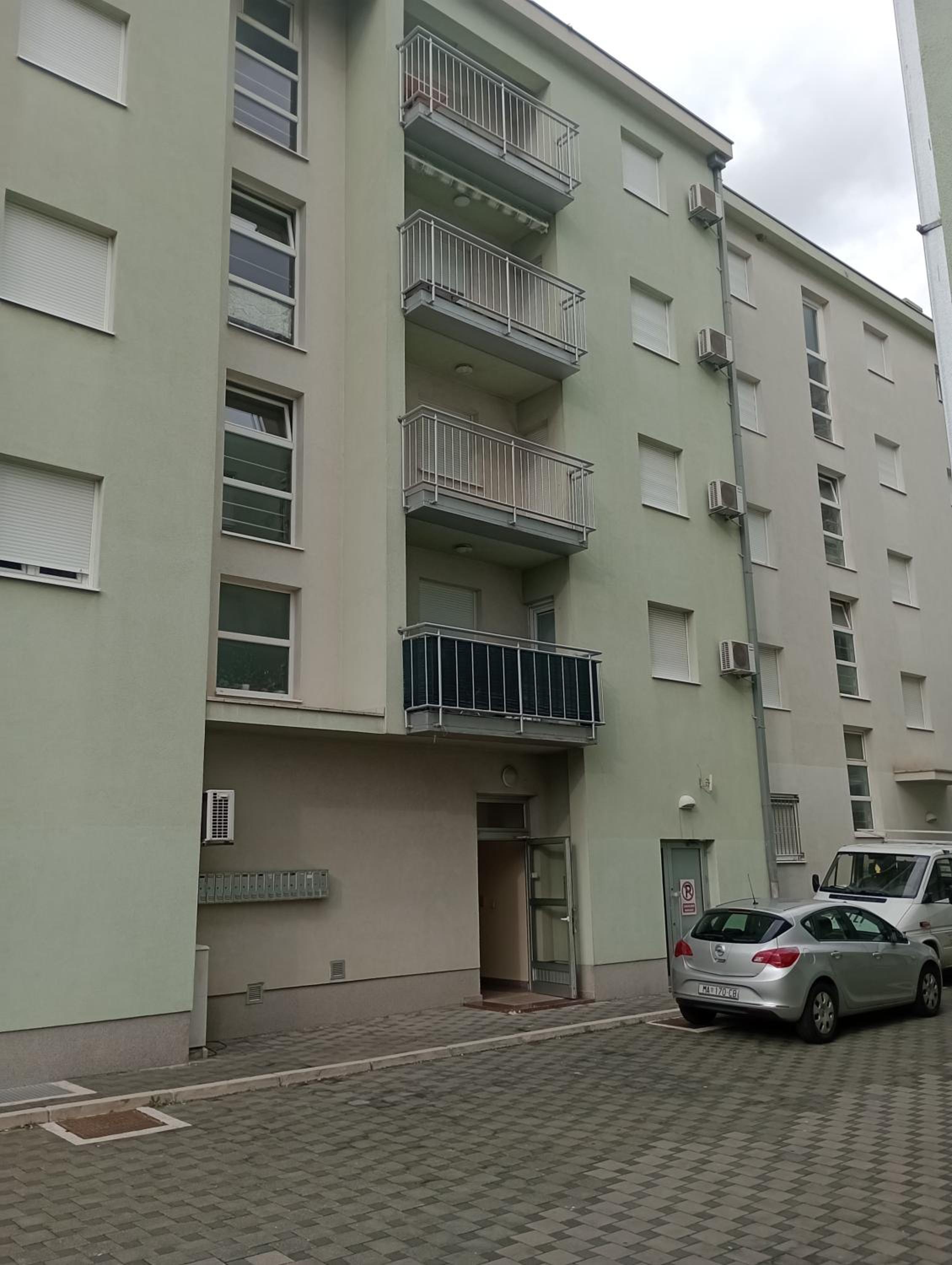 Apartman Adria with underground parking