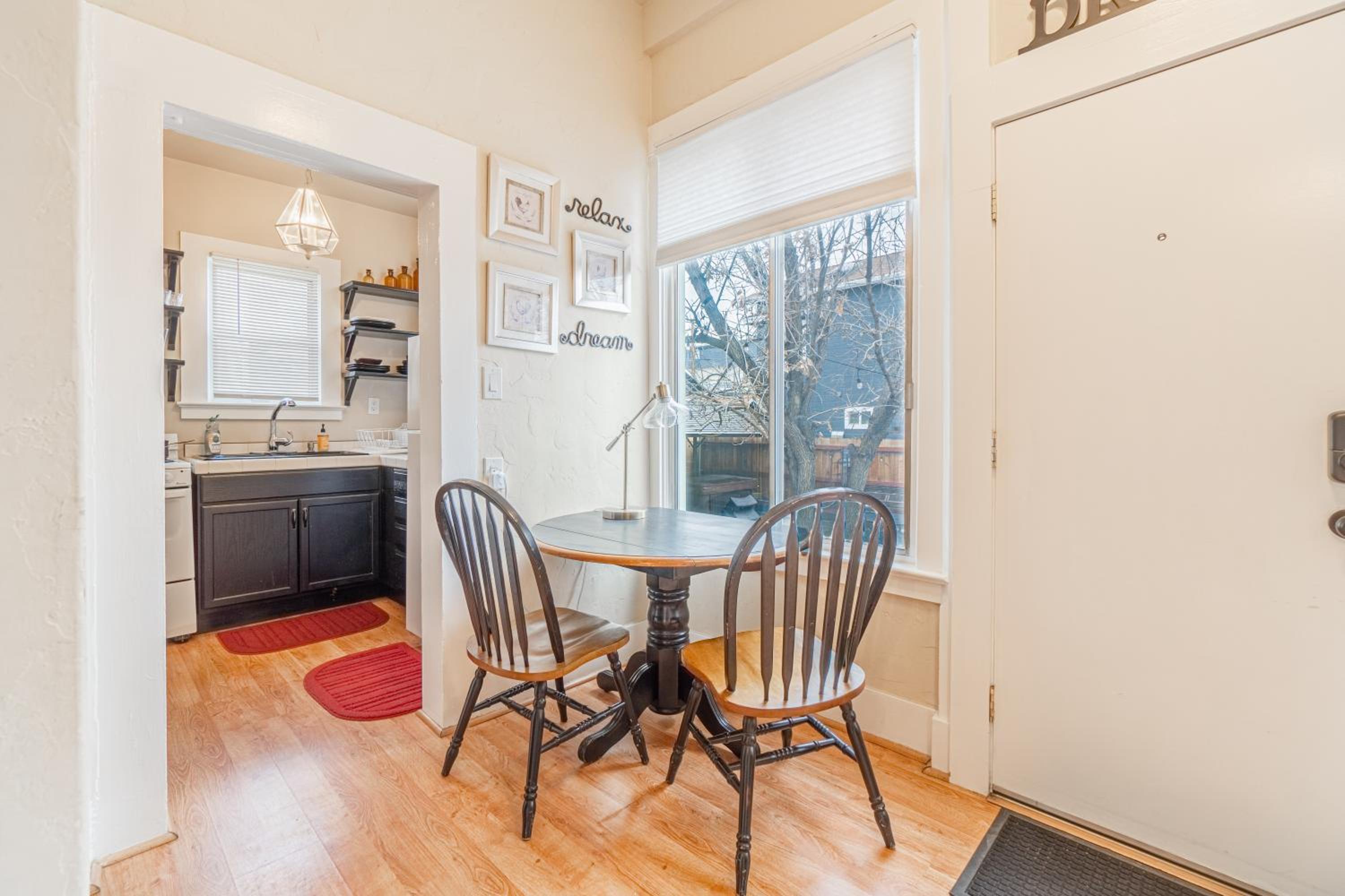 Reno Vacations - Rustic Studio walking distance to Downtown - Property Image 14