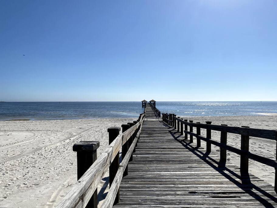 White Sand Getaway steps from Beach view 2