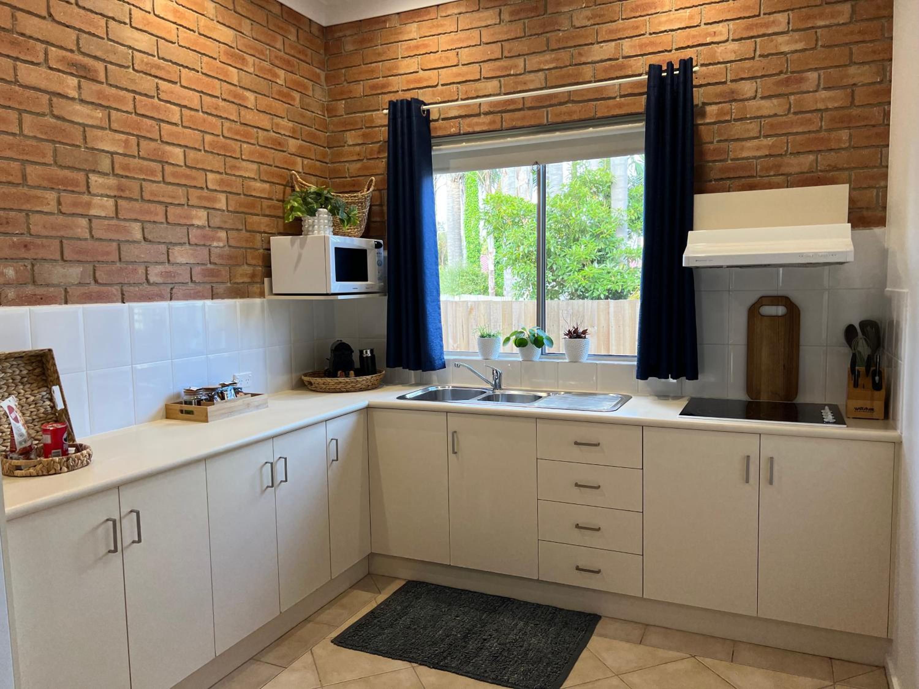 Coastal Waters Motor Inn - Property Image 86