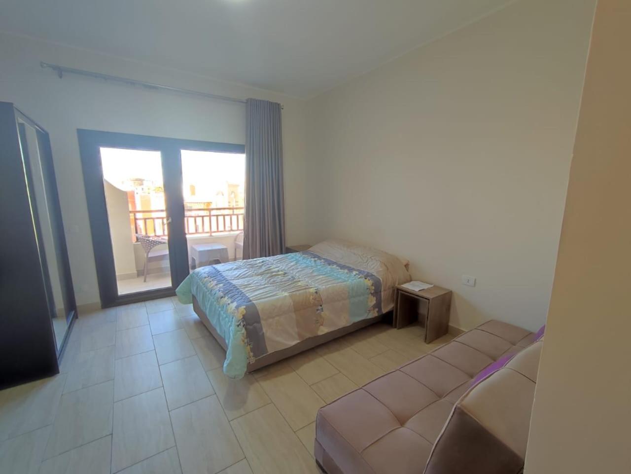 Aldau Heights lovely studio