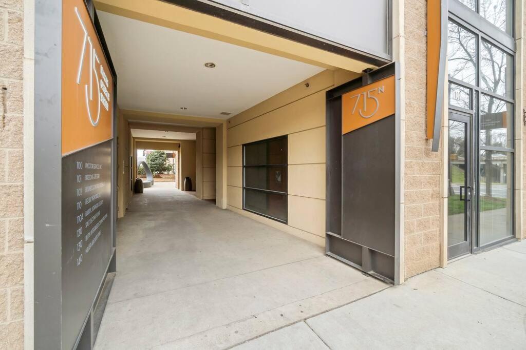 Cozy Condo @ Charlotte NC! w/Pool- Walk to Uptown view 3