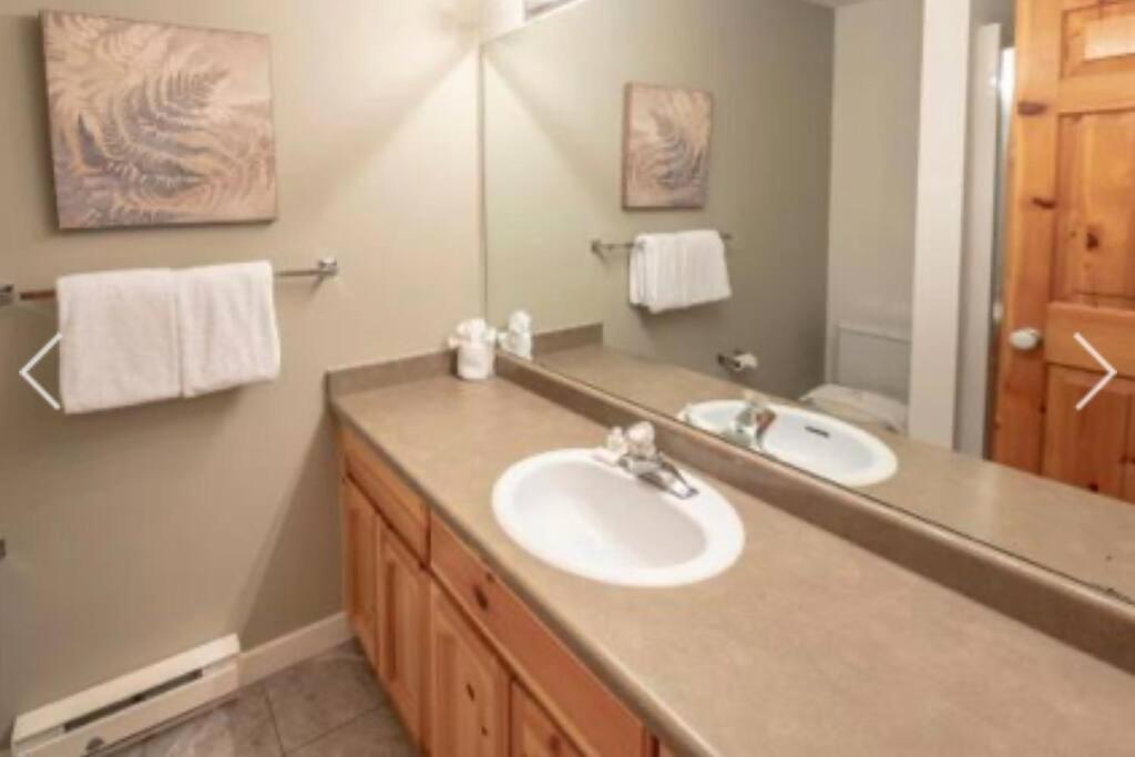 Whistler Steps to Village Sleeps 8 + Jacuz + Park