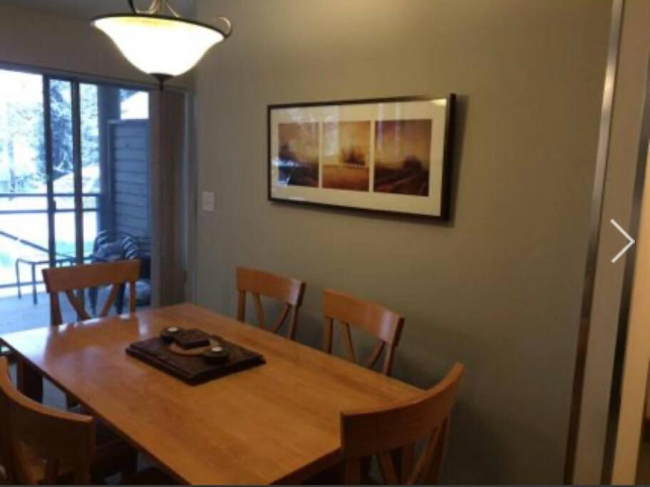 Whistler Steps to Village Sleeps 8 + Jacuz + Park