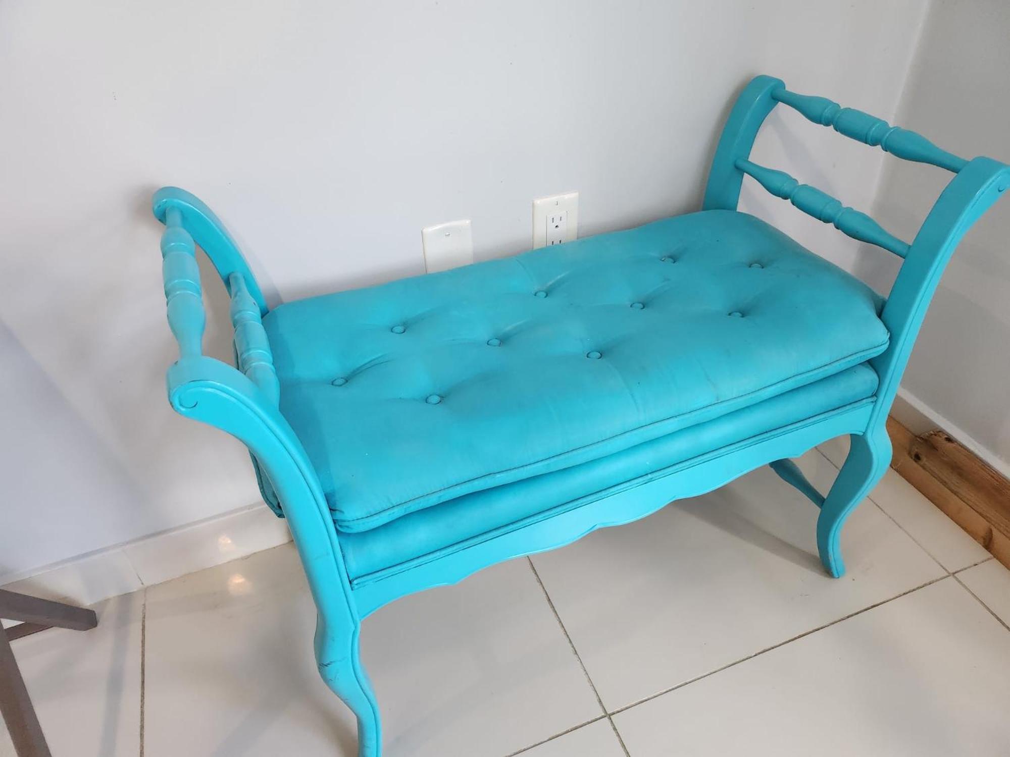 LixyLouis minutes from Miami International Airport