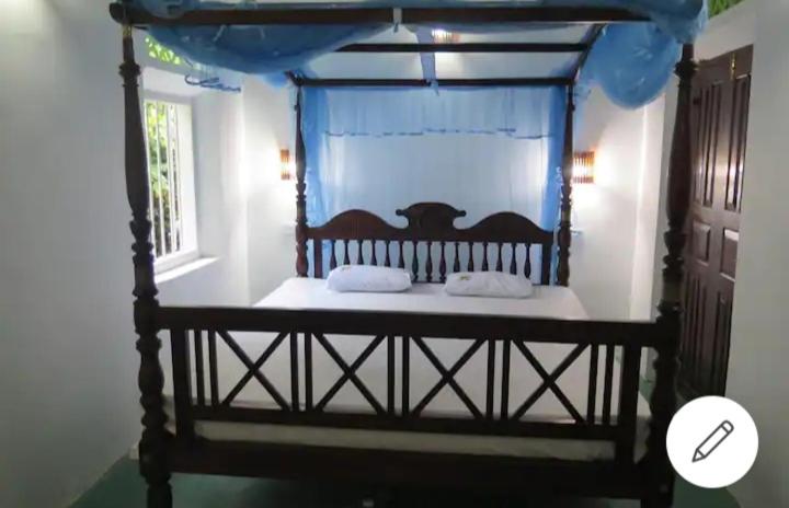 House Colonial
