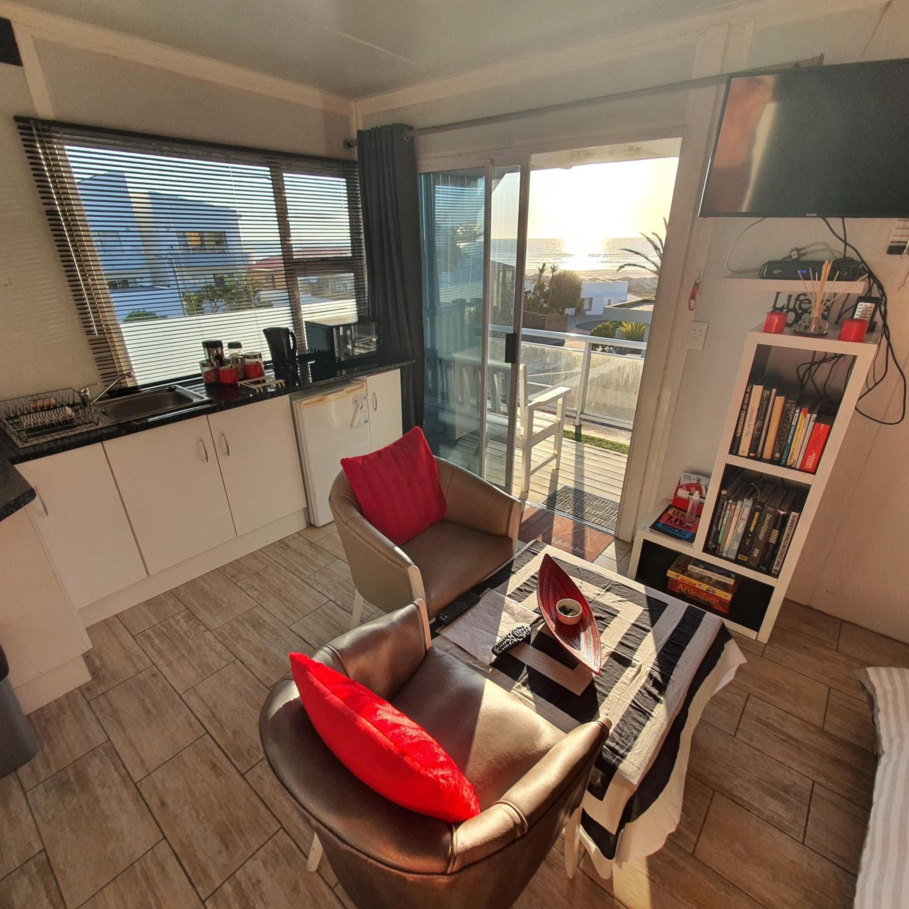Atlantic Studio - Compact unit with Sea Views