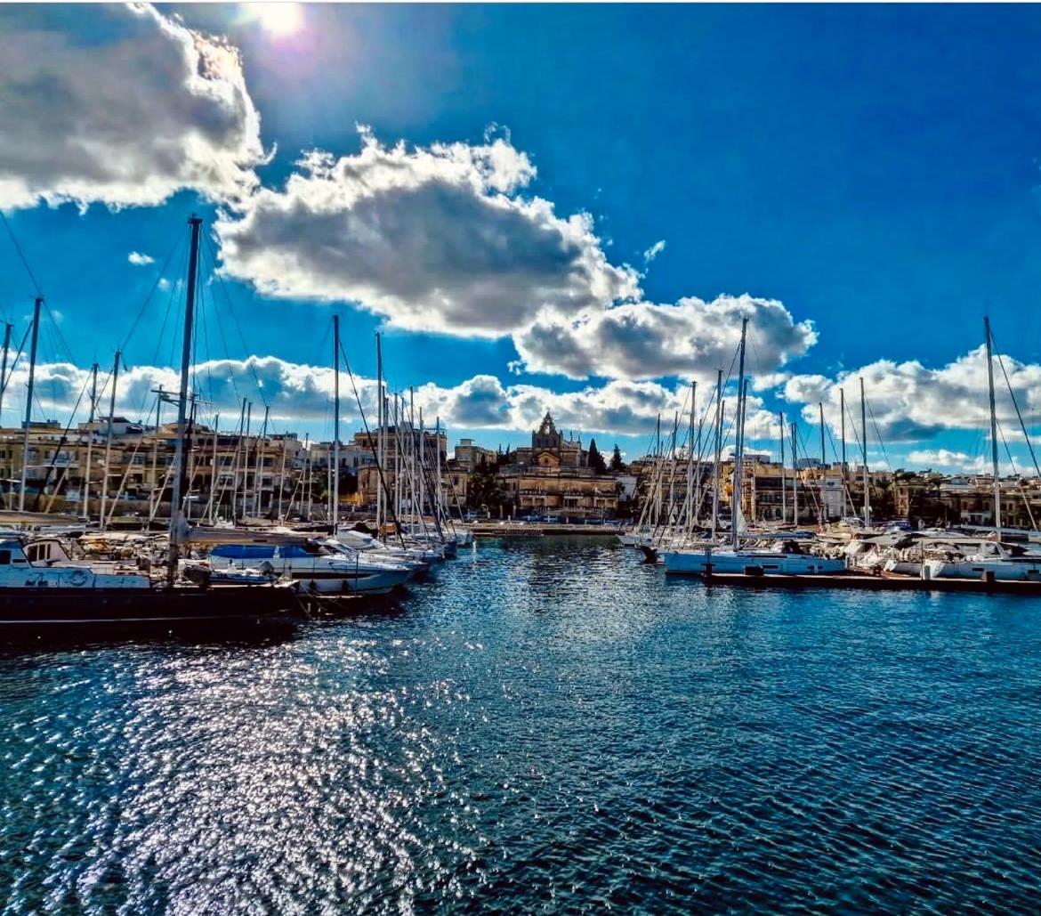 New & unique apartment - A 5 minutes ferry to capital city of Valletta view 3