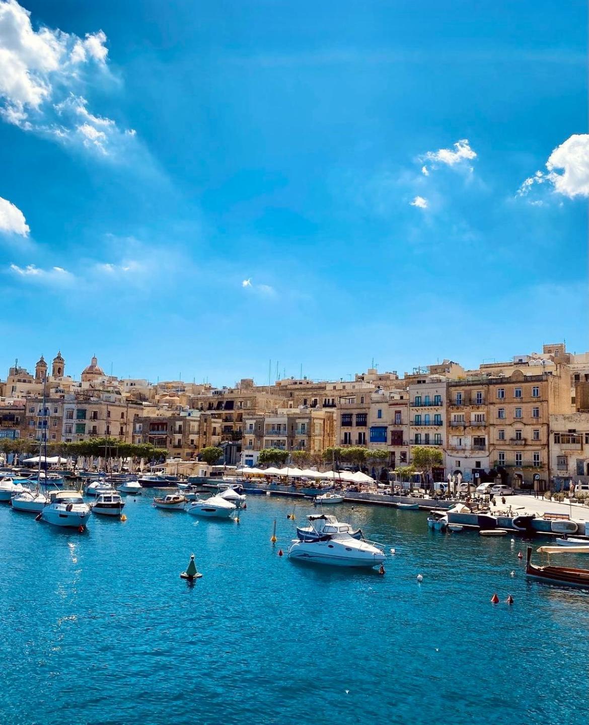 New & unique apartment - A 5 minutes ferry to capital city of Valletta view 2