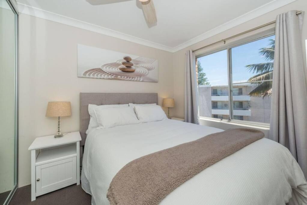 Sparkling water views over Shoal Bay beach