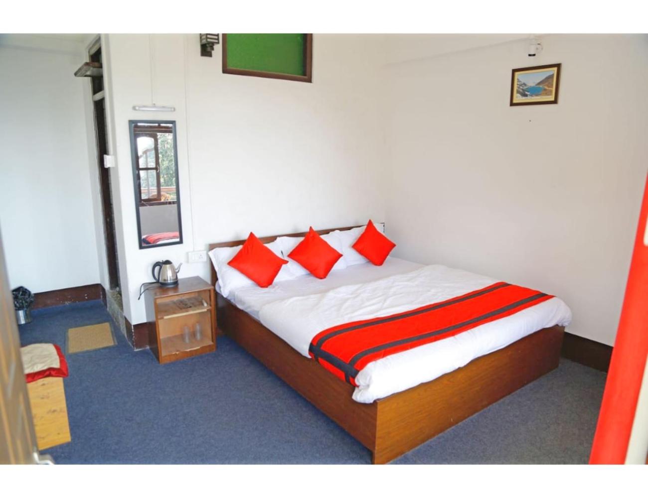 Hill Home Stay Luzangla, Nimachen view 3