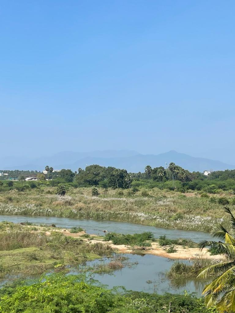 RIVER VIEW HOME STAY SERVICE APARTMENT