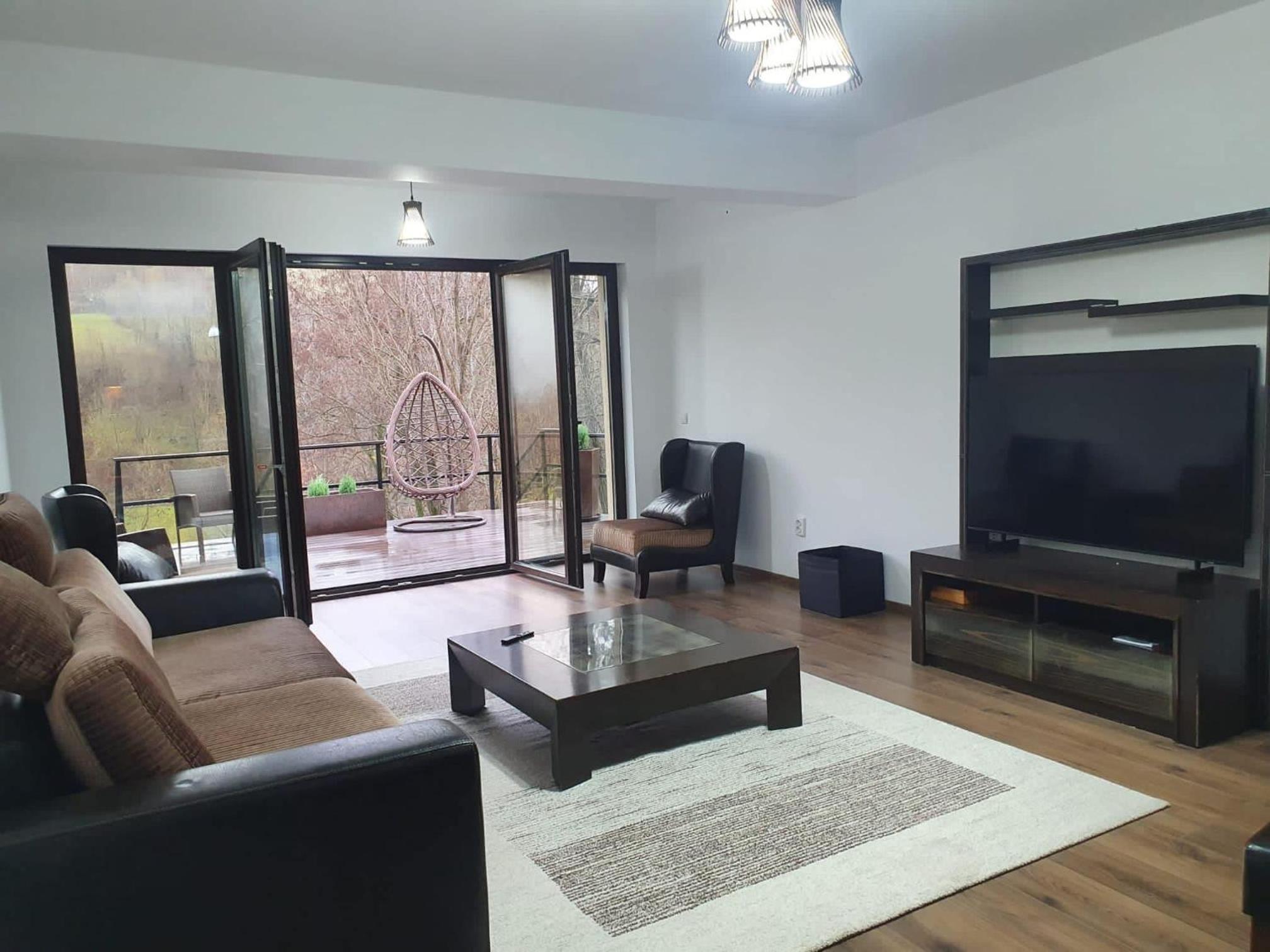 Forest House Doftana