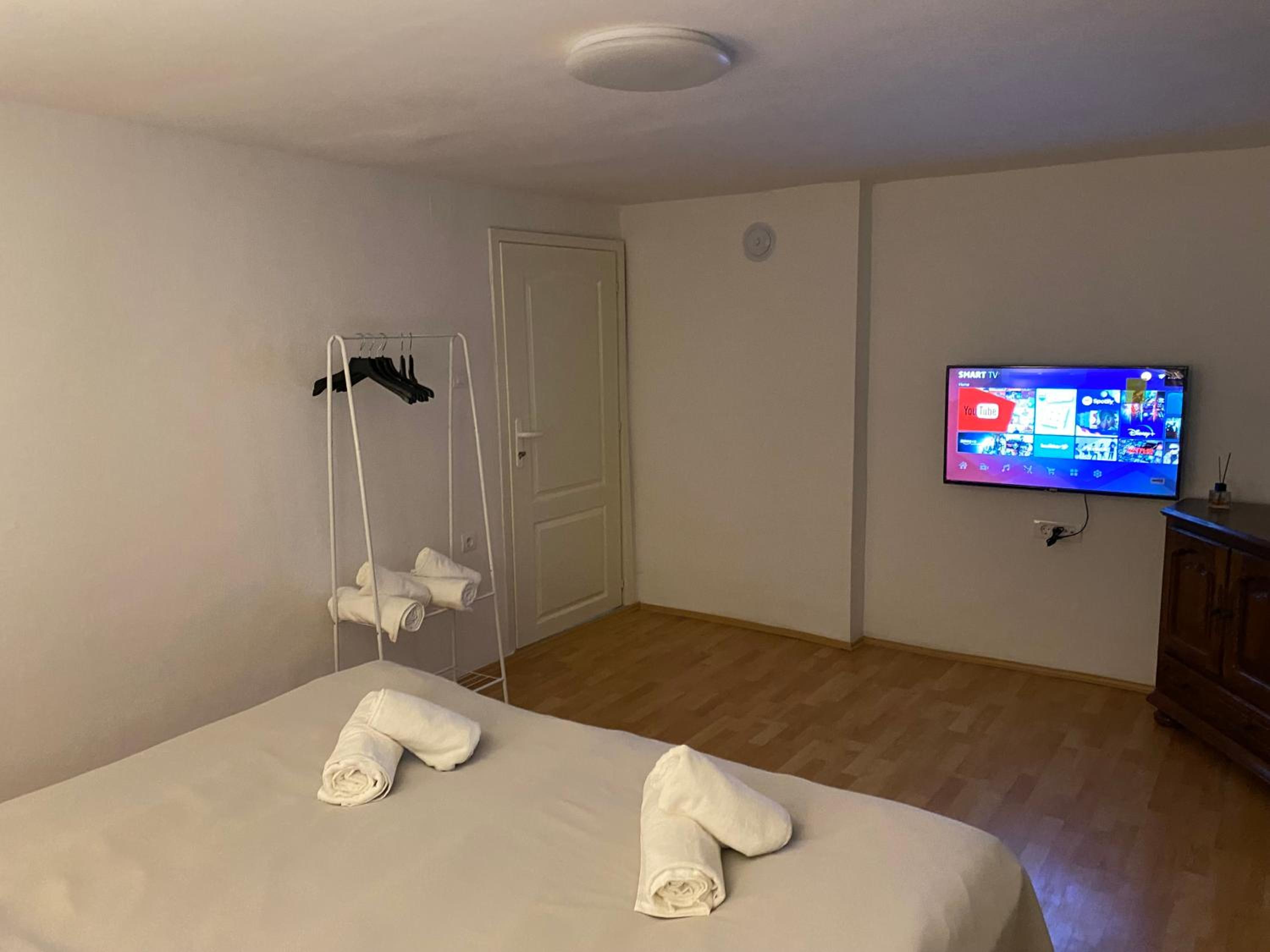 FIA House view 5