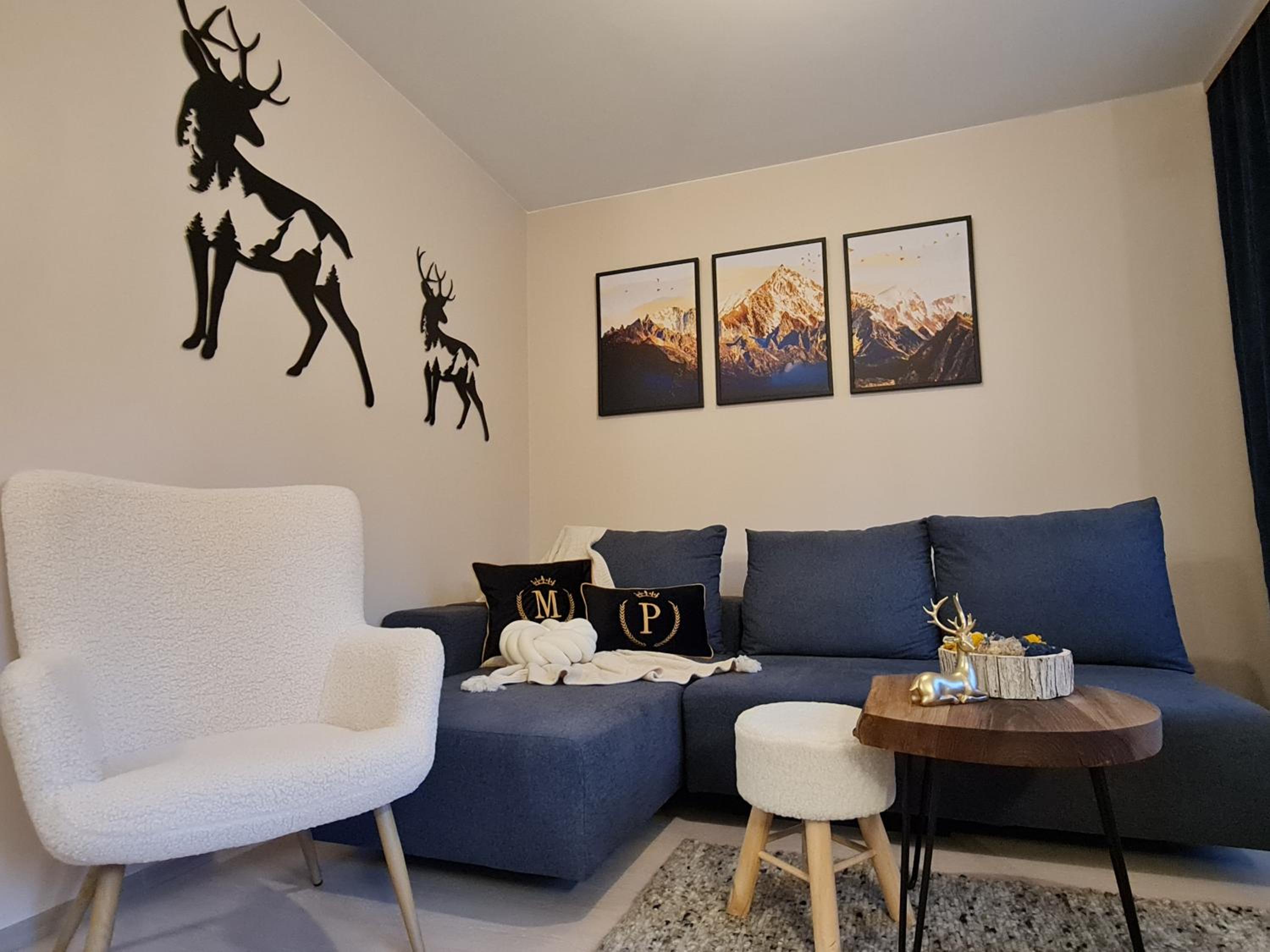 Mountain Peak Apartment view 2