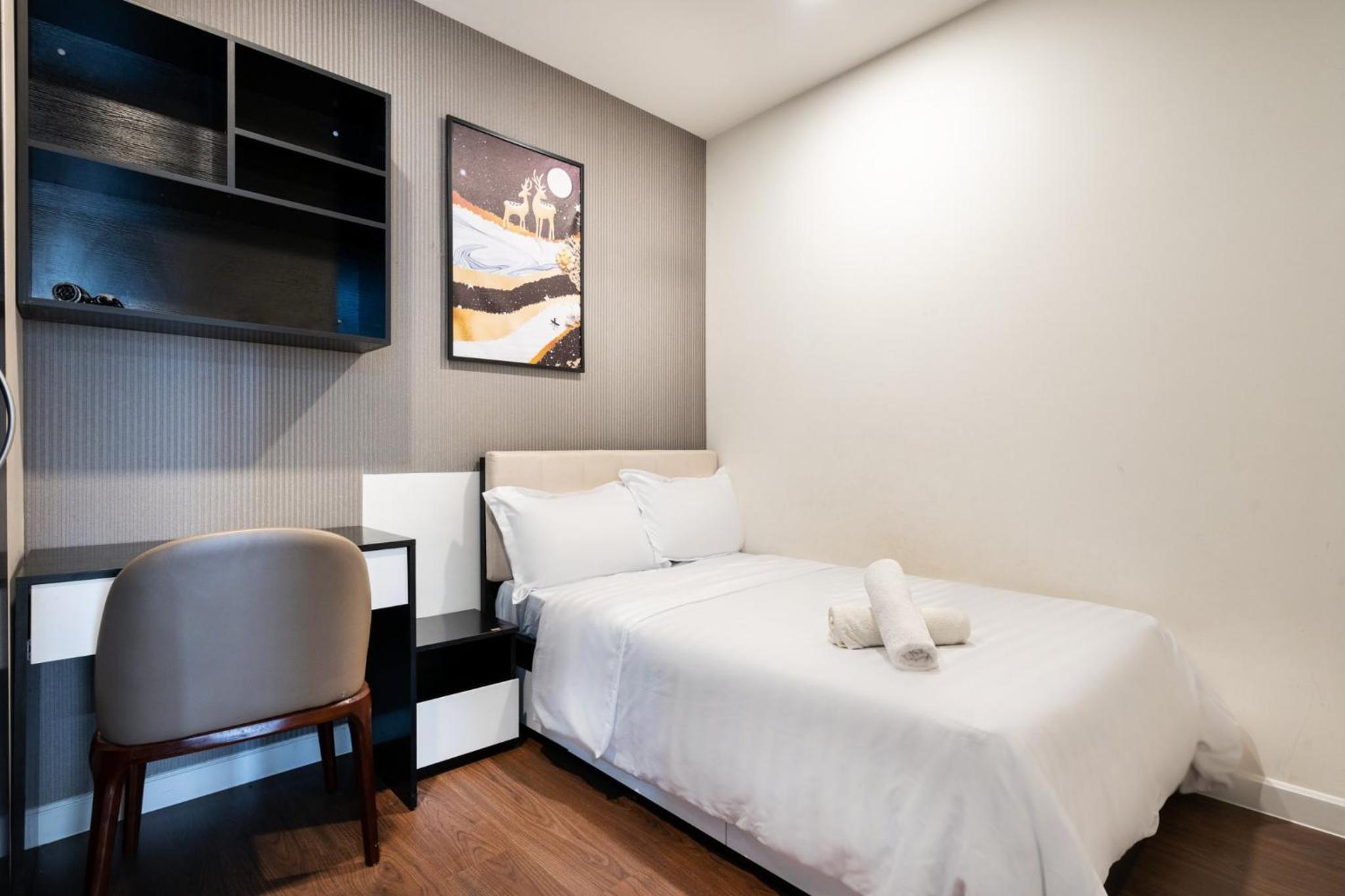 Best price Saigon Royal 2 bedrooms apartment