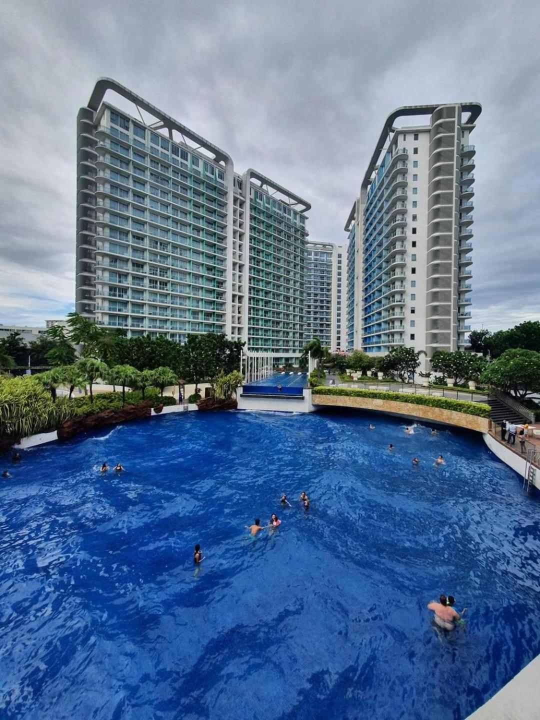 Azure Urban Resort Residences Staycation By RobbyP