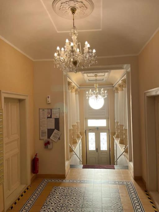 Royal Historical Apartment in Prague center