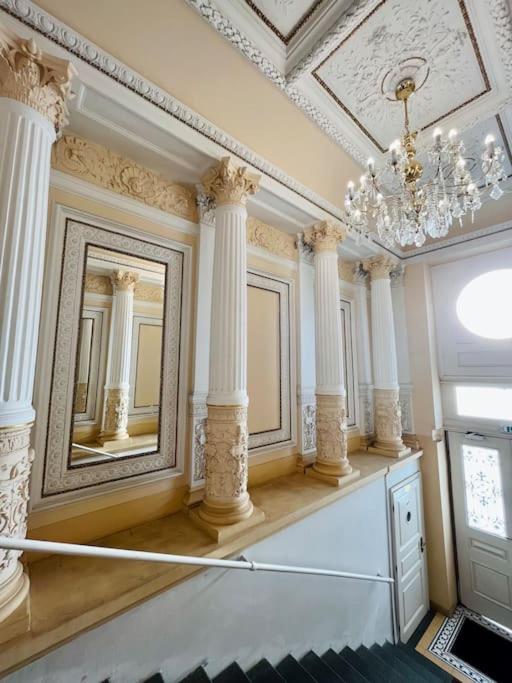 Royal Historical Apartment in Prague center