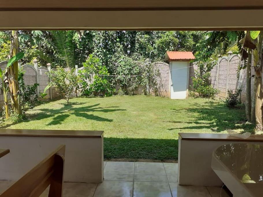 Tropical Bee Garden Holiday Houses