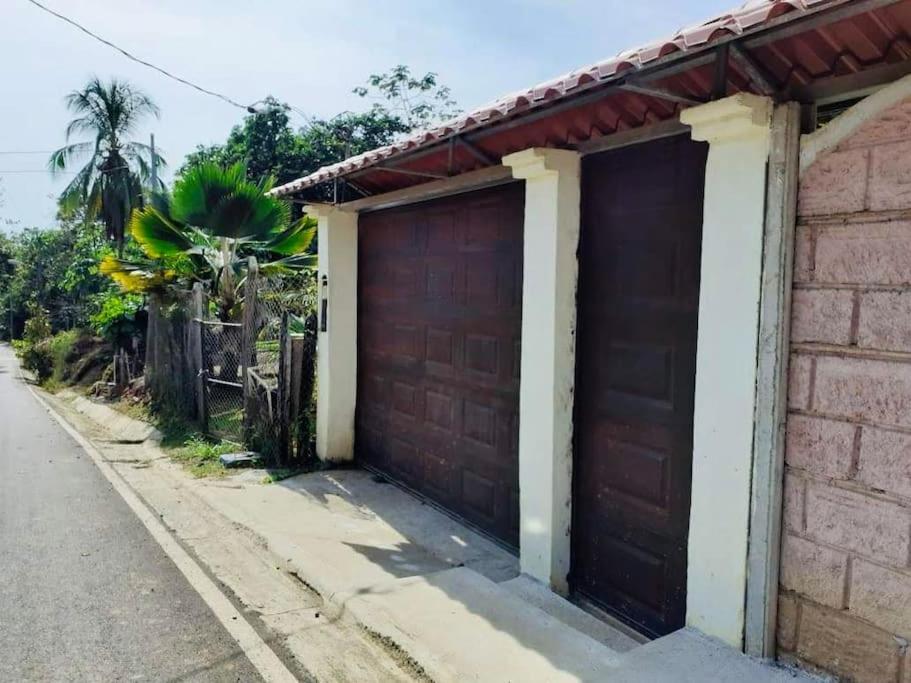 Tropical Bee Garden Holiday Houses