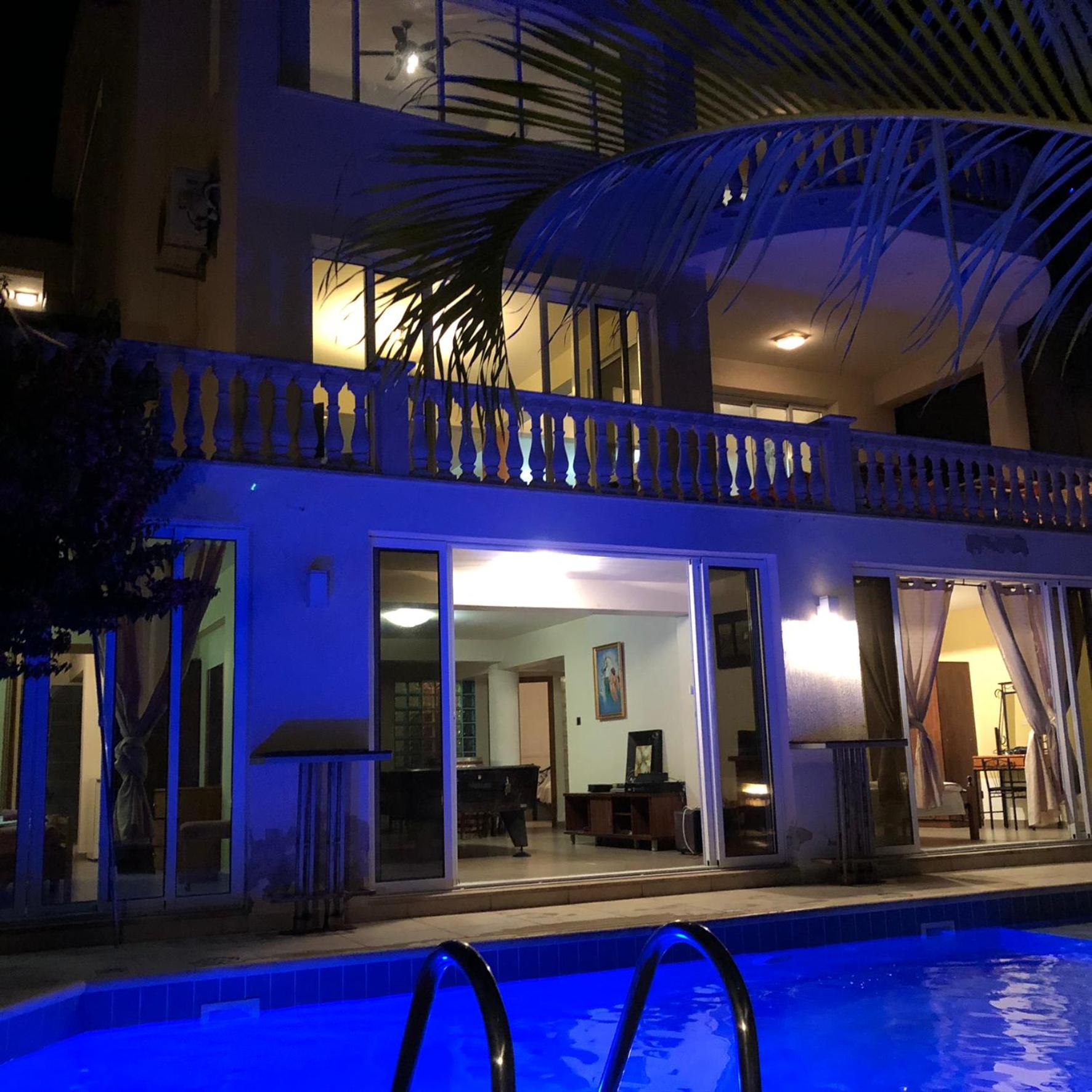 Sun Set Suite Villa view 4