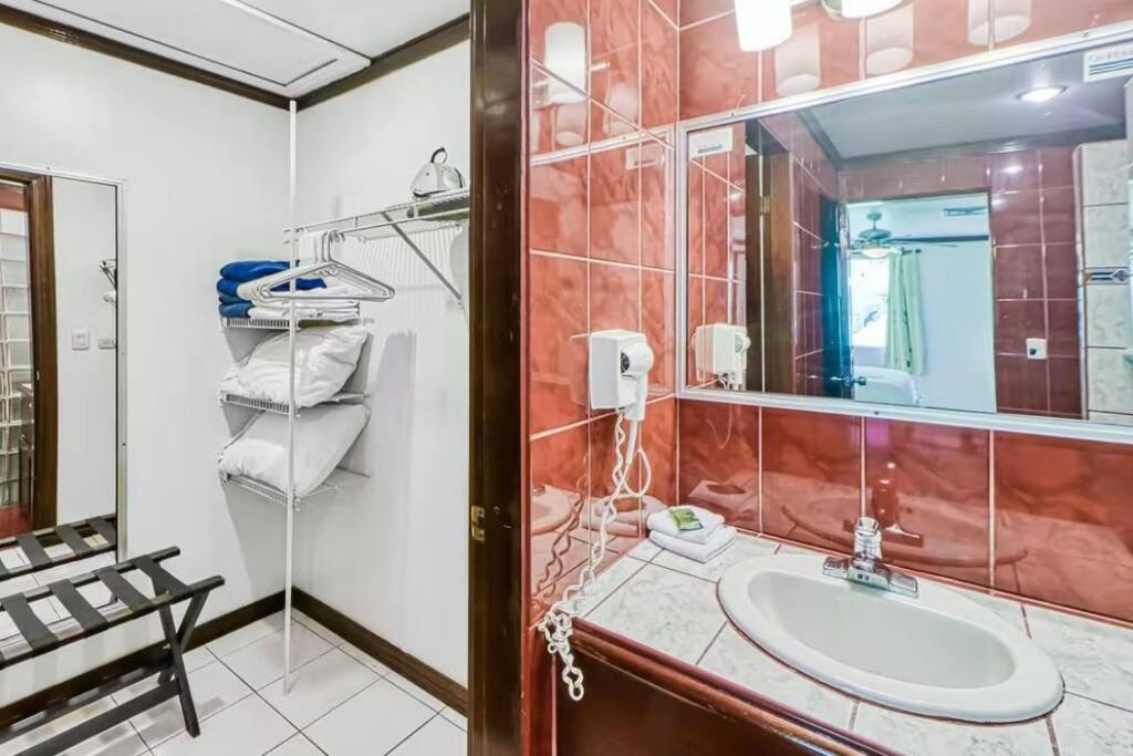 Lovely Condo closed to Manuel Antonio beach view 4