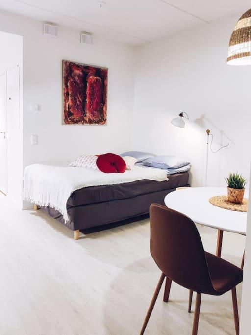 New Studio Cherry near Helsinki airport in Kivistö view 3