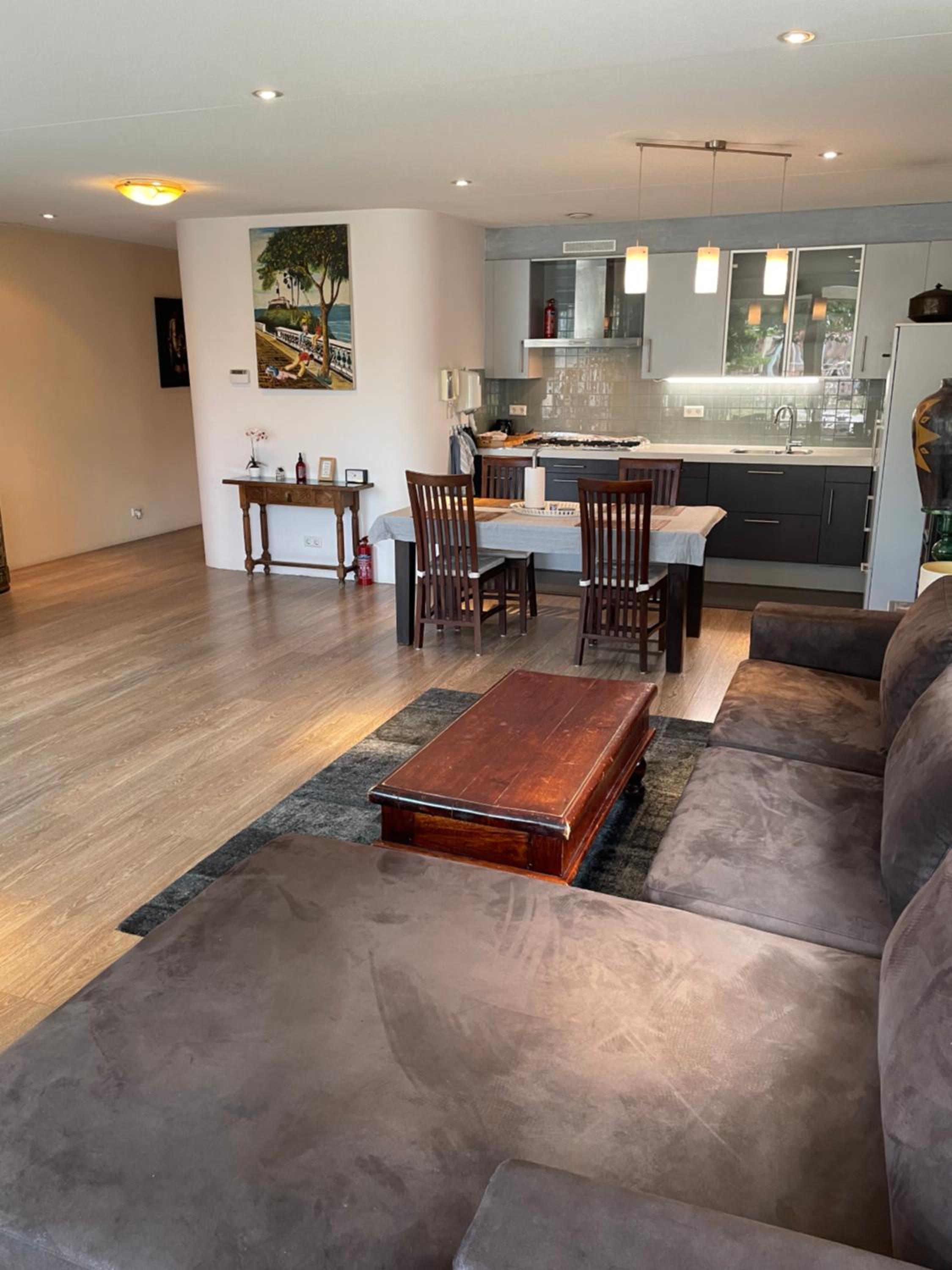 Lounge Park Apartment