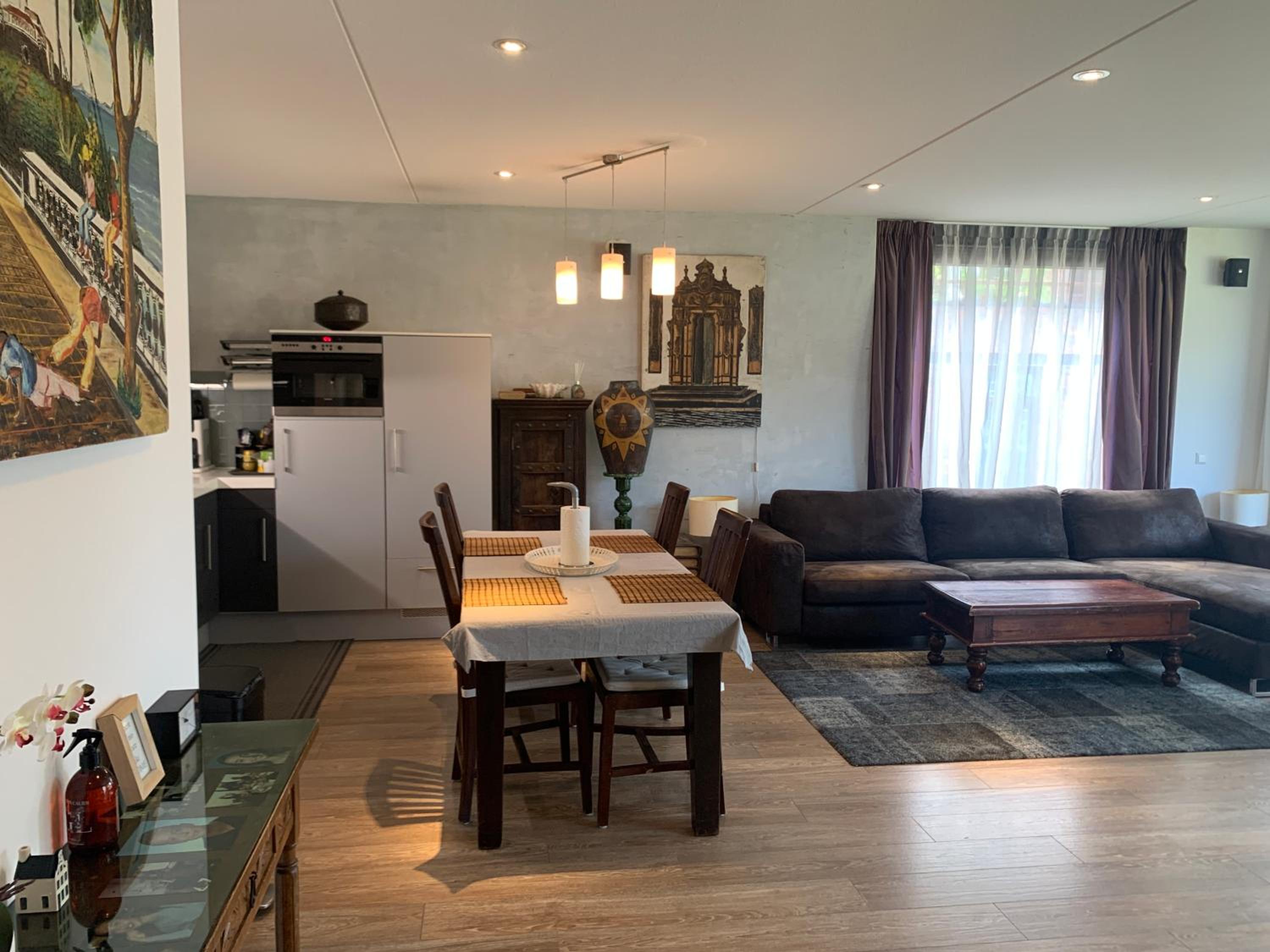 Lounge Park Apartment