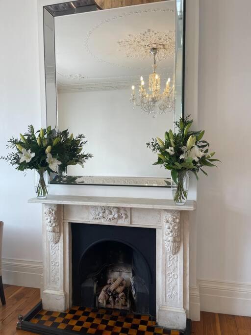 Stunning Grand 2 bed, 2 bath apartment,