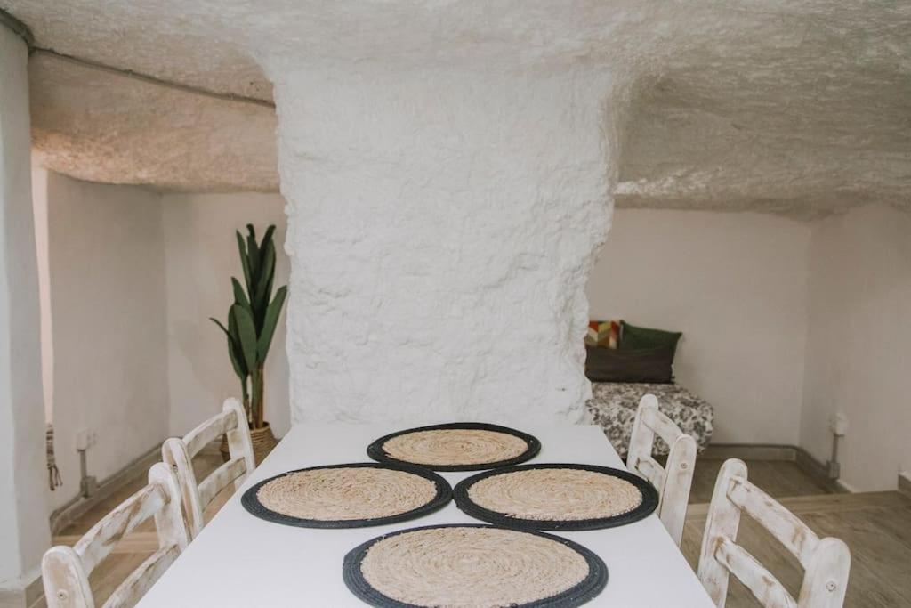 Preciosa casa-cueva con bañera