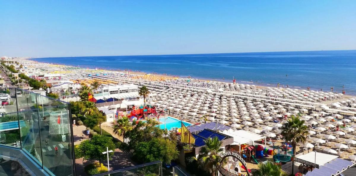 Suite vista mare in Viale Ceccarini angolo Dante view 5