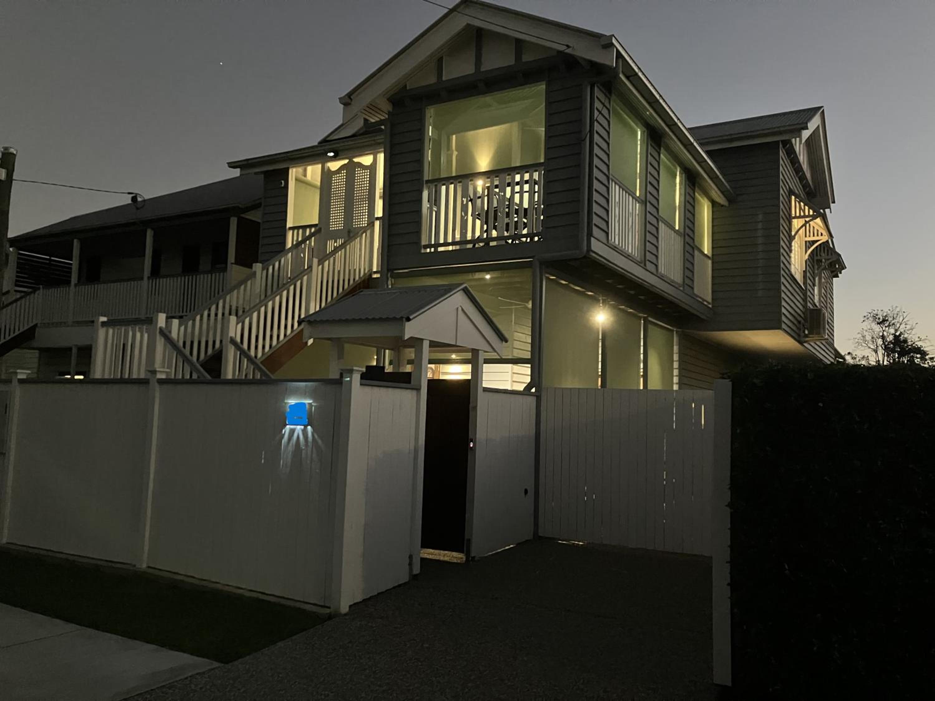 Brisbane Vacations - Old Queensland Charm Entire upper level - Property Image 11