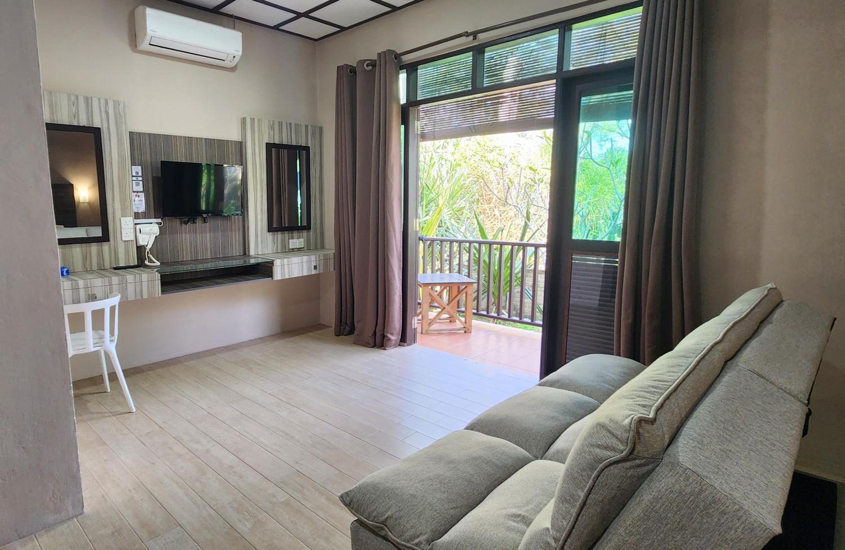 Pandan Laut Beach Resort photo 2