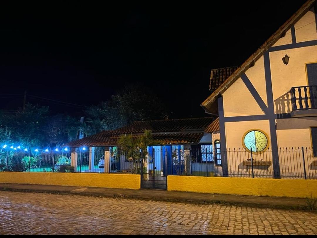 Passa Quatro- CASA INTEIRA RUSTICA para até 9 pessoas