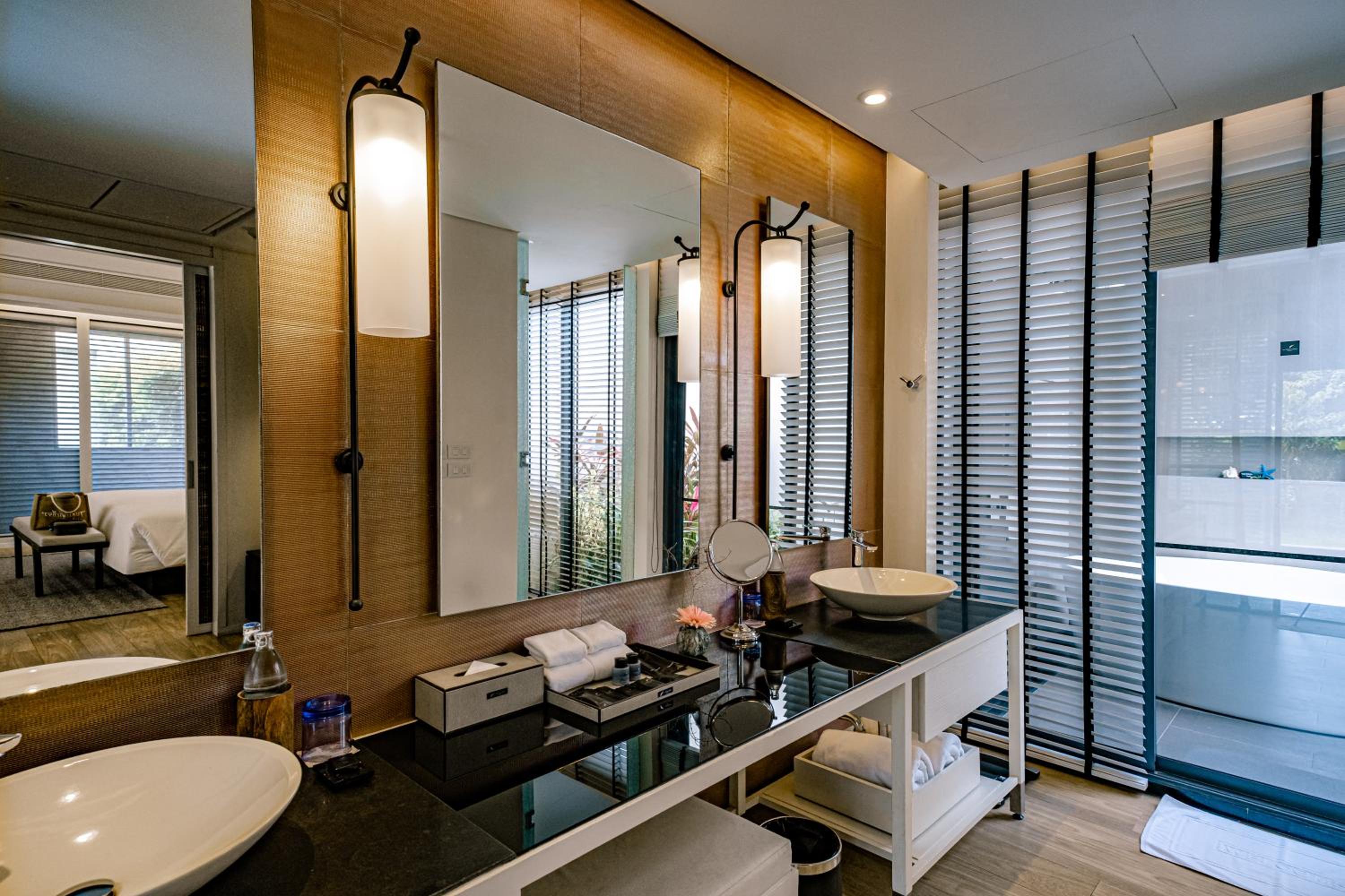 The ShellSea Krabi I Luxury Beach Front Resort & Pool Villa