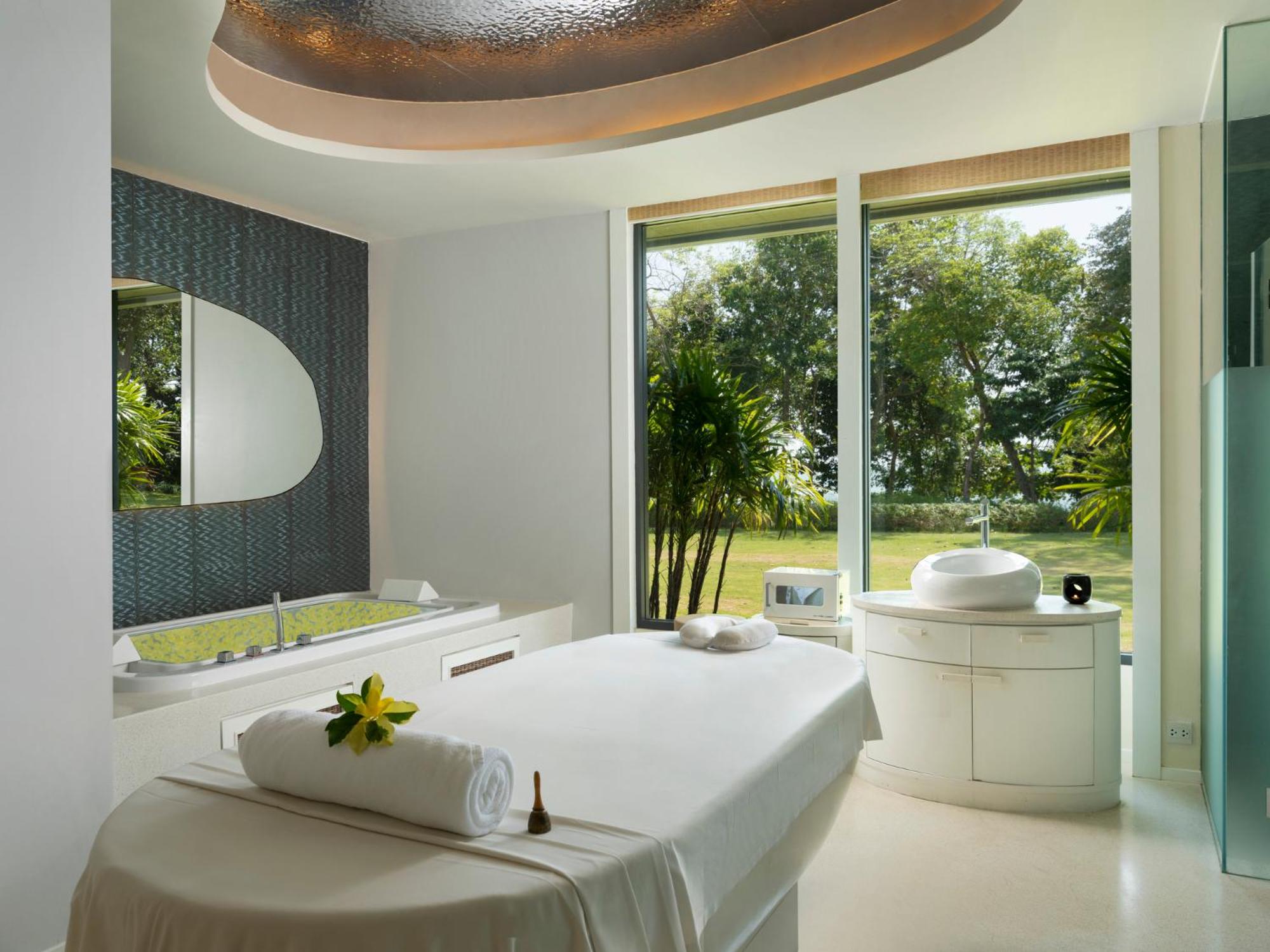The ShellSea Krabi I Luxury Beach Front Resort & Pool Villa
