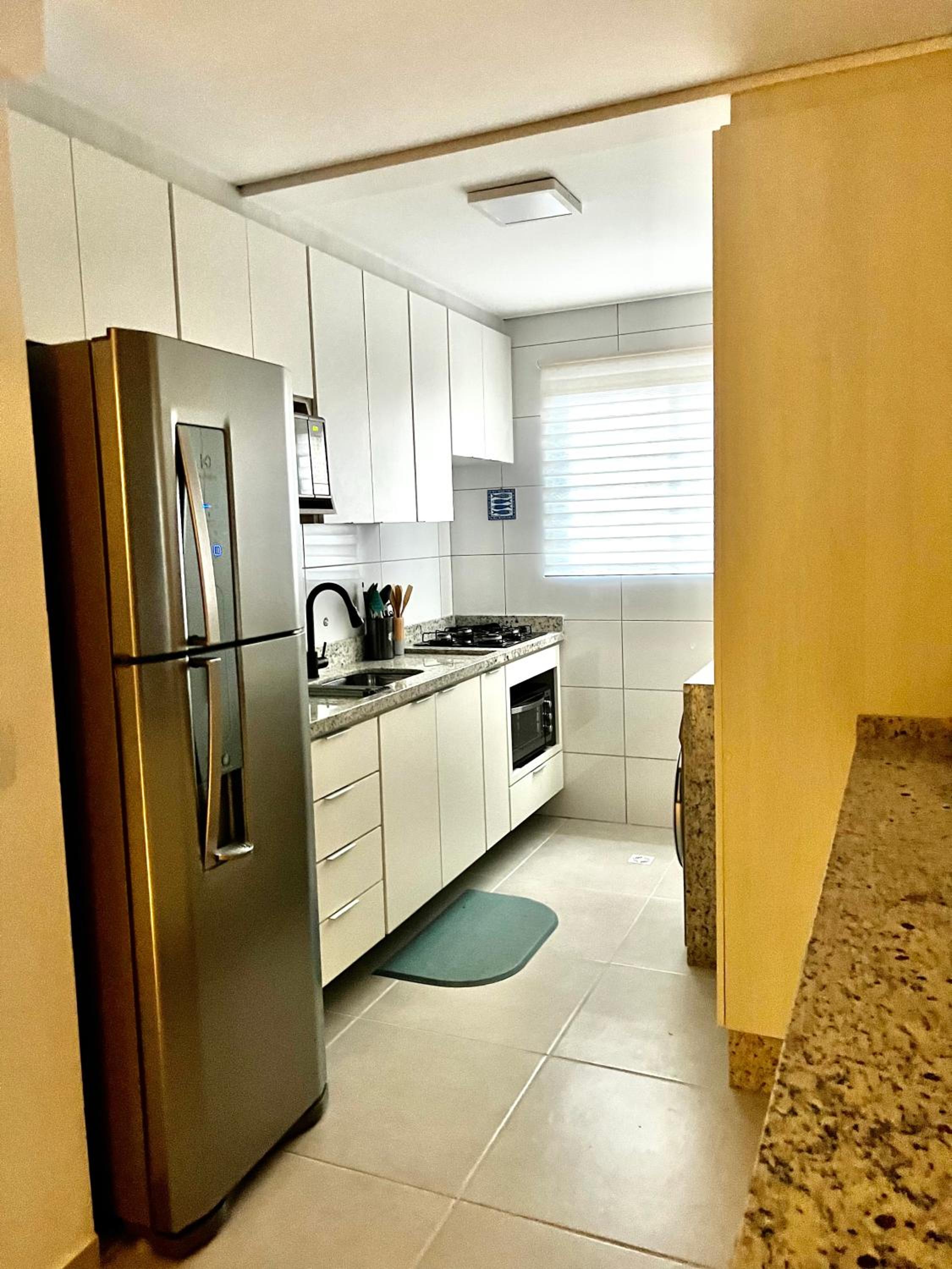 Apto novo com AC 1 quadra da praia Guaratuba PR