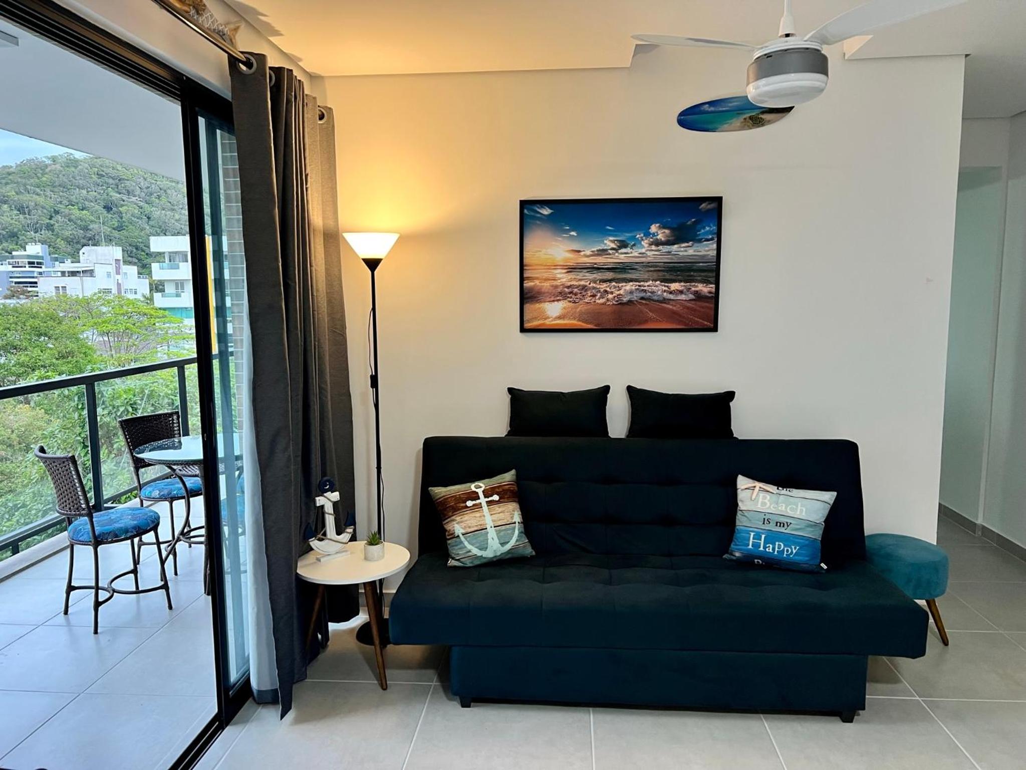 Apto novo com AC 1 quadra da praia Guaratuba PR