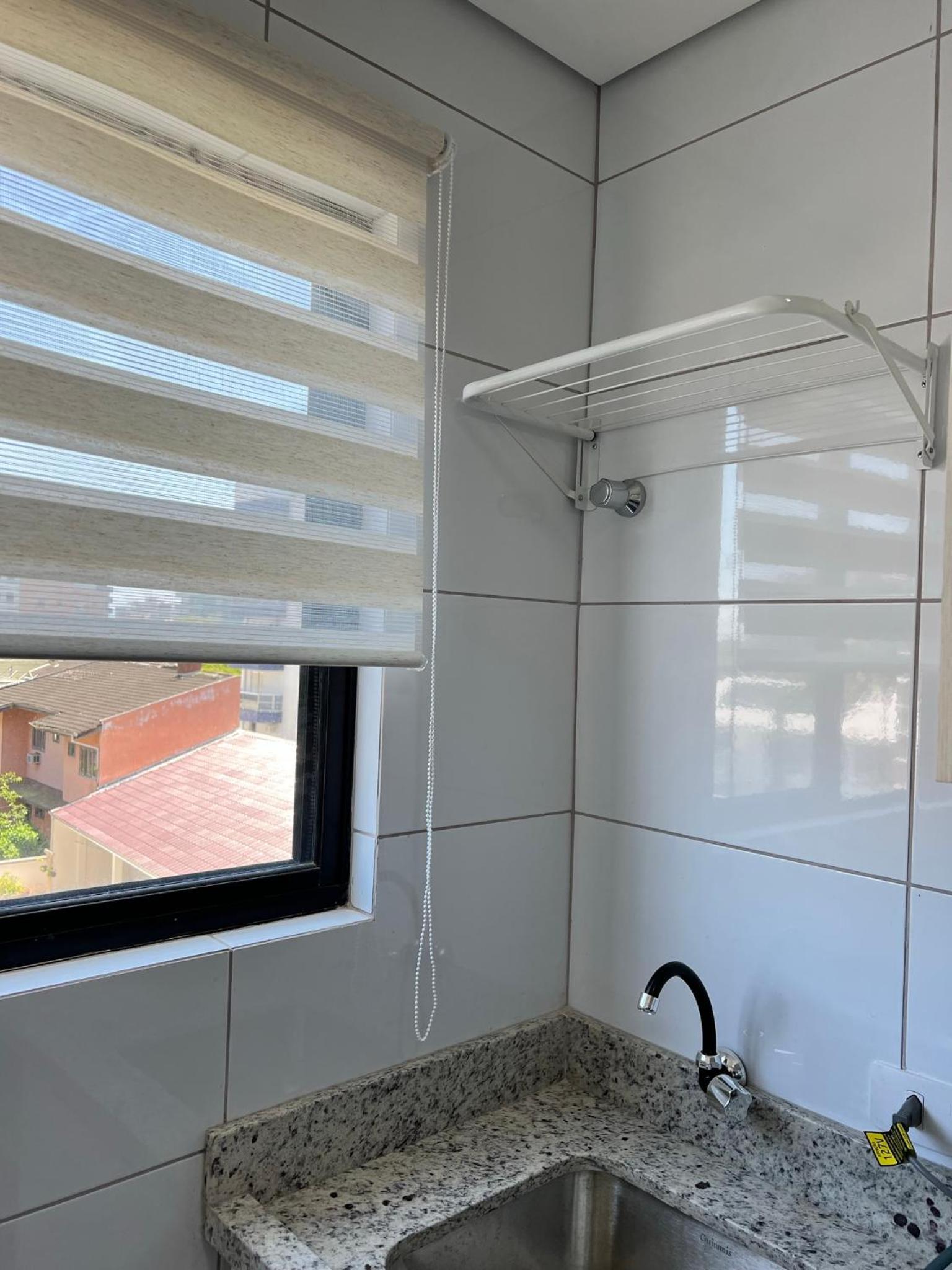 Apto novo com AC 1 quadra da praia Guaratuba PR