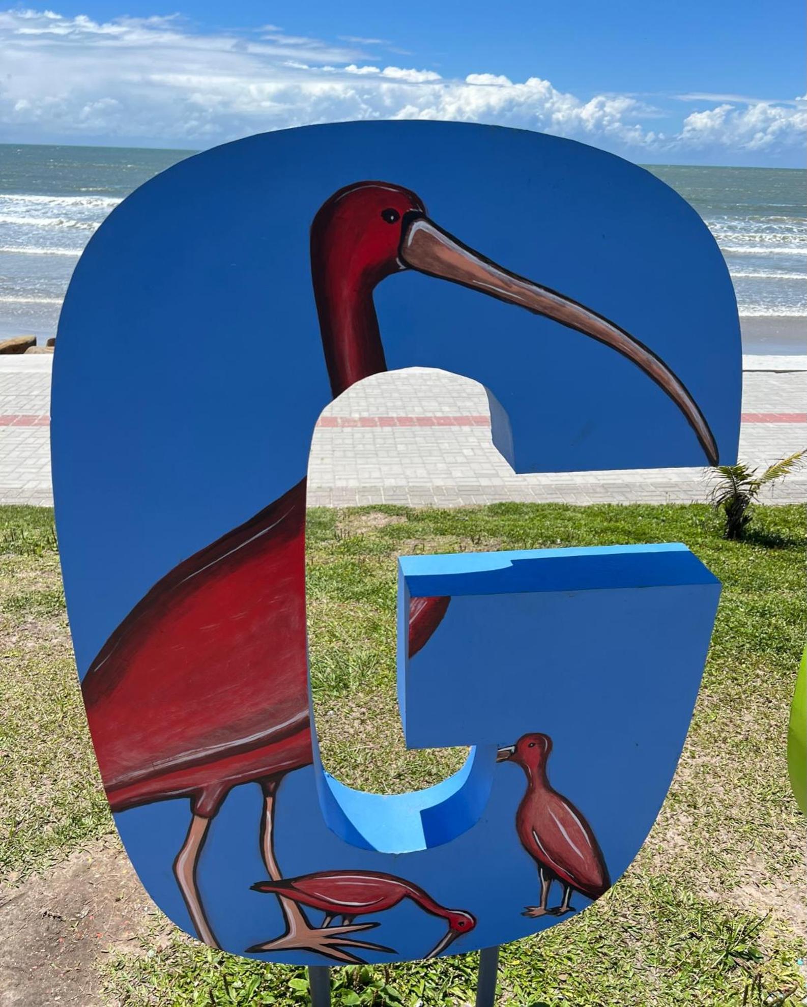 Apto novo com AC 1 quadra da praia Guaratuba PR