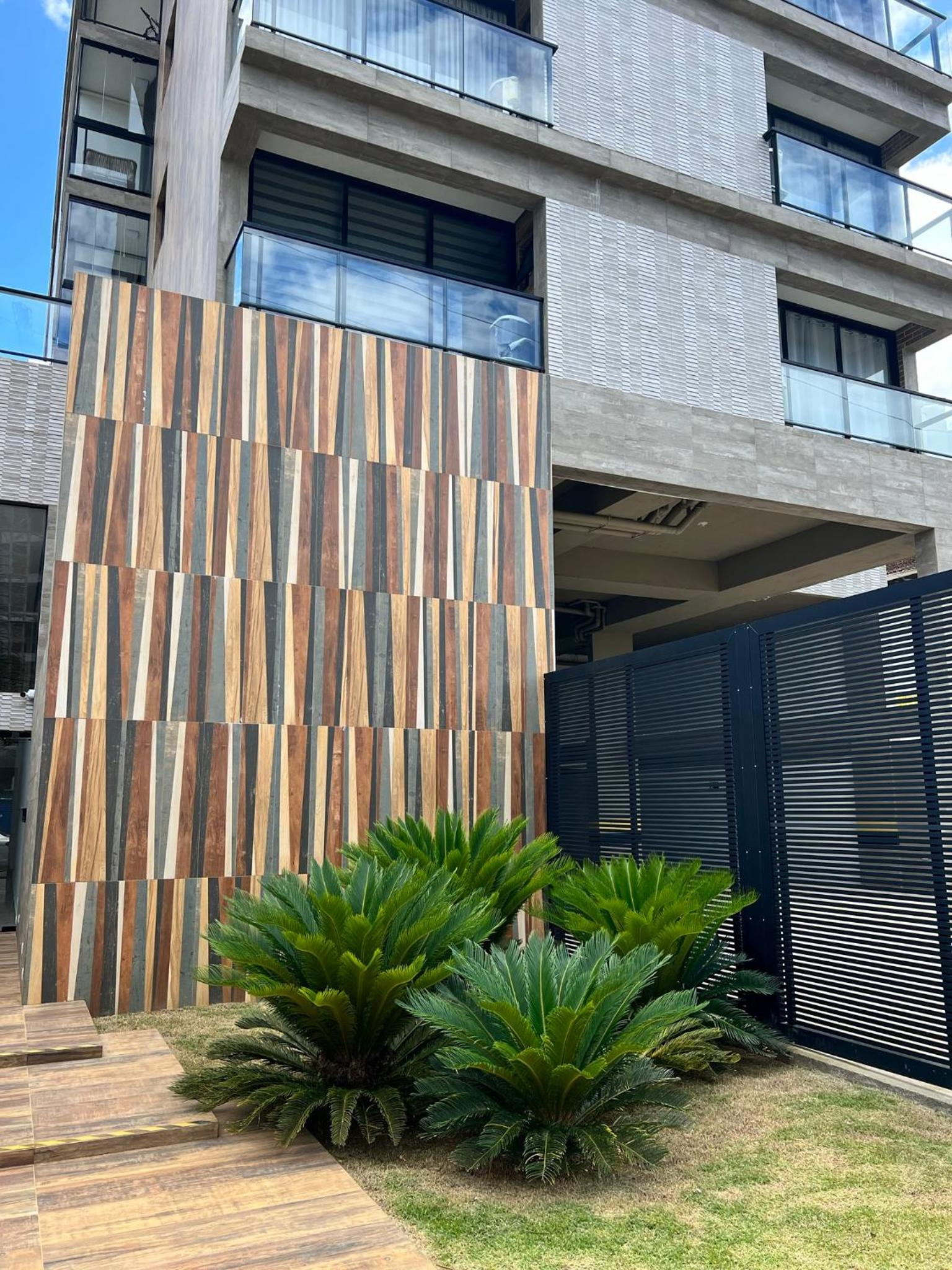 Apto novo com AC 1 quadra da praia Guaratuba PR