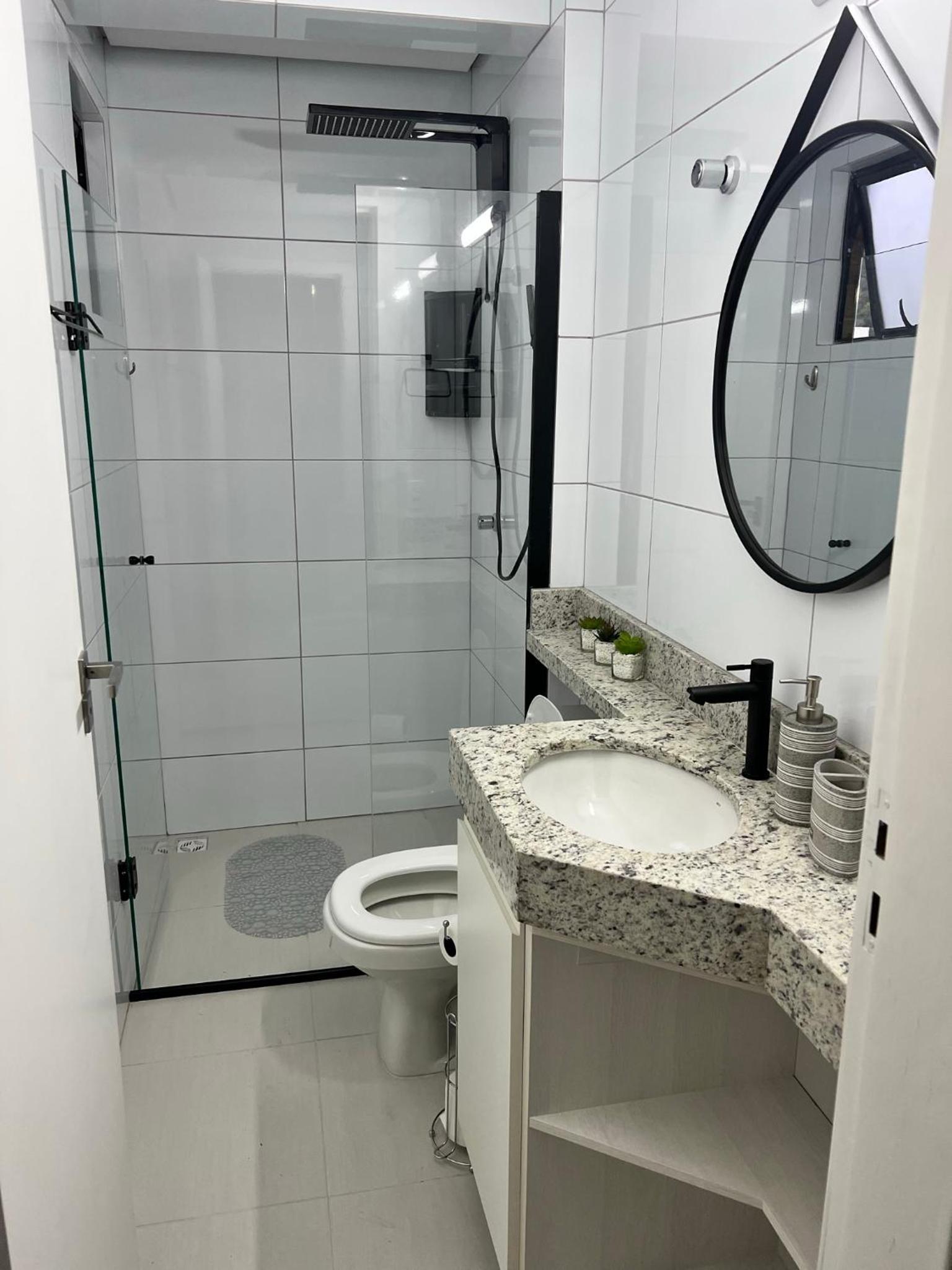 Apto novo com AC 1 quadra da praia Guaratuba PR