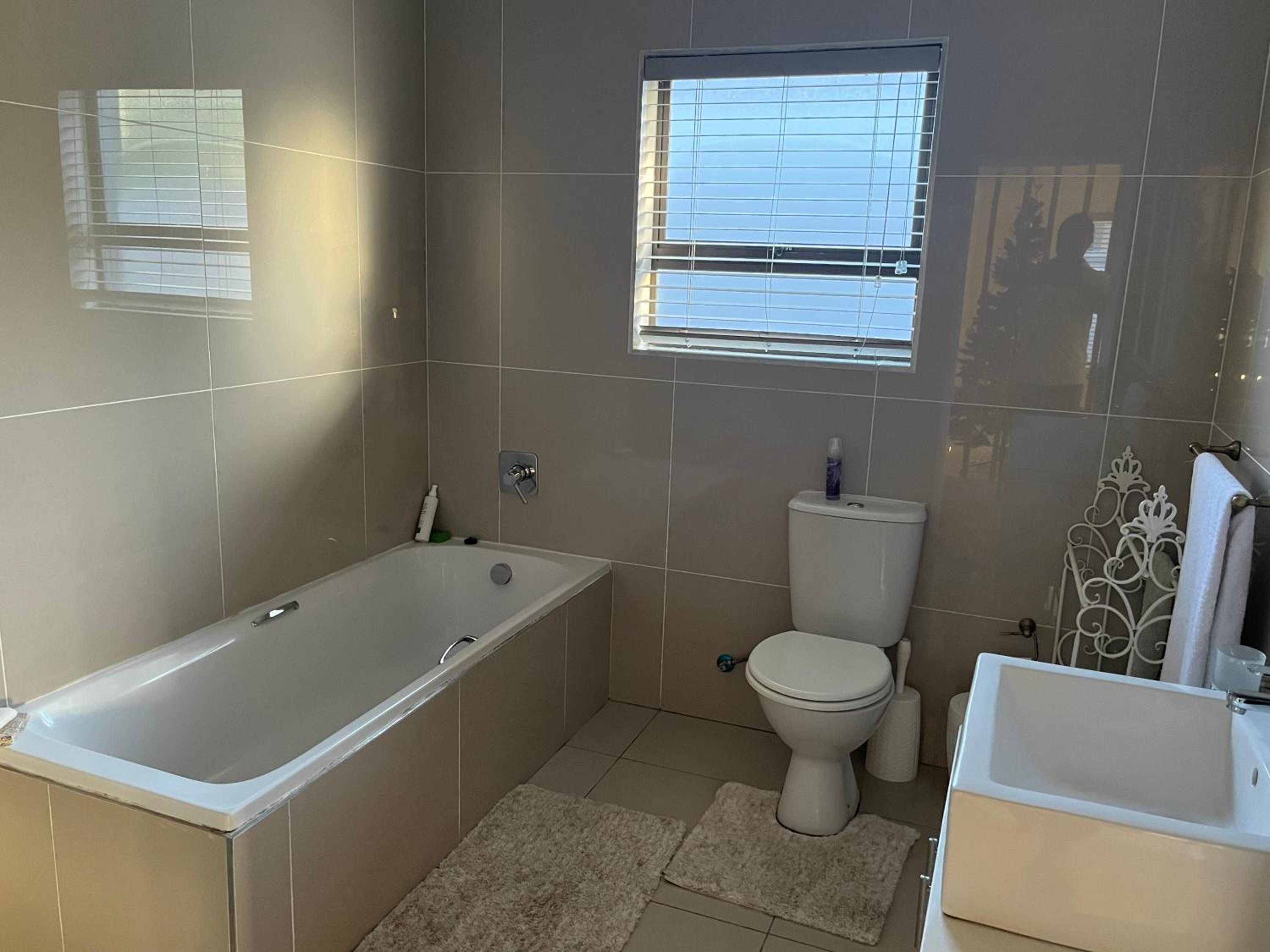 Lovely and Peaceful 3 bedroom house view 5