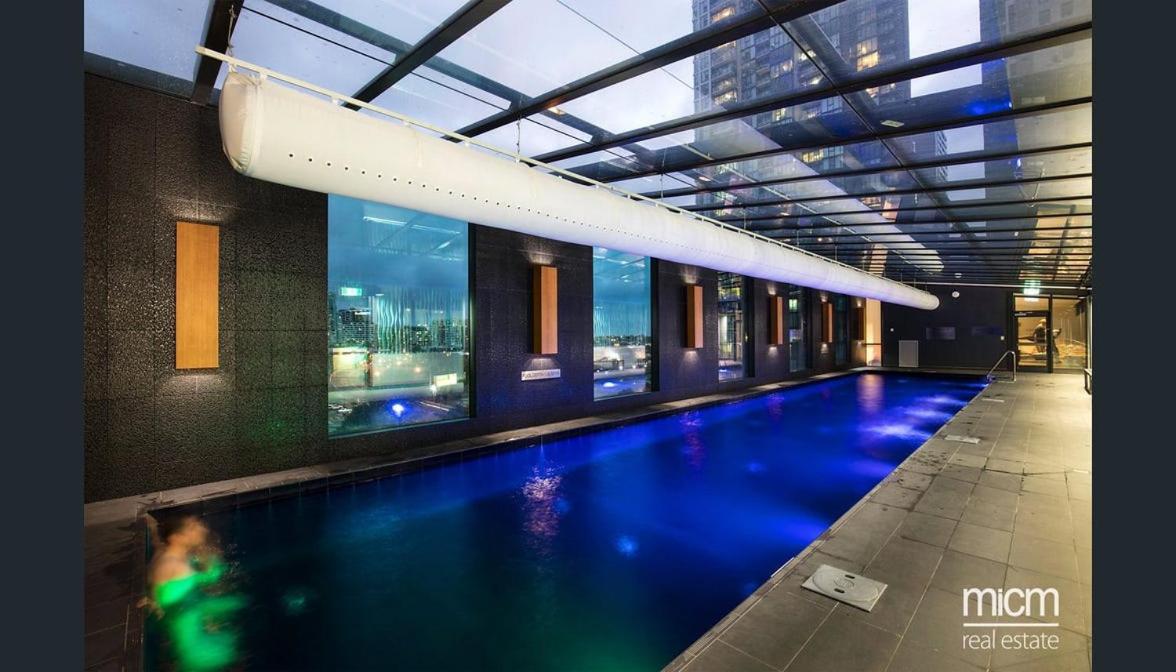 Stylish Southbank apartment Plus Free Parking for 2 Cars